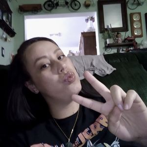 Meet your Posher, Junie